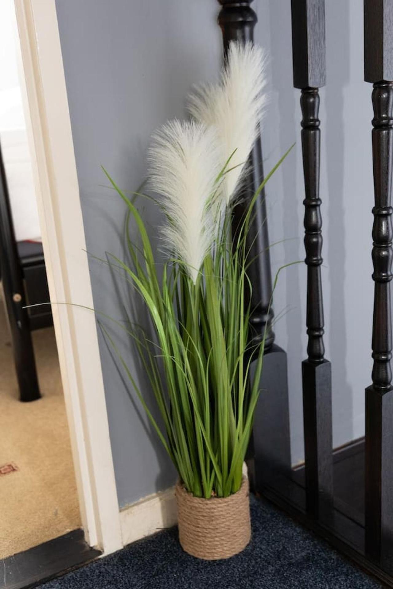 3 Bed Home Sleeps 8 People Located 1 Min From Train Stop - Otley Terrace Oldham Esterno foto